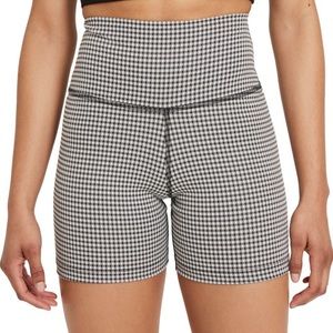 Nike Women's Gingham 5” Yoga Shorts